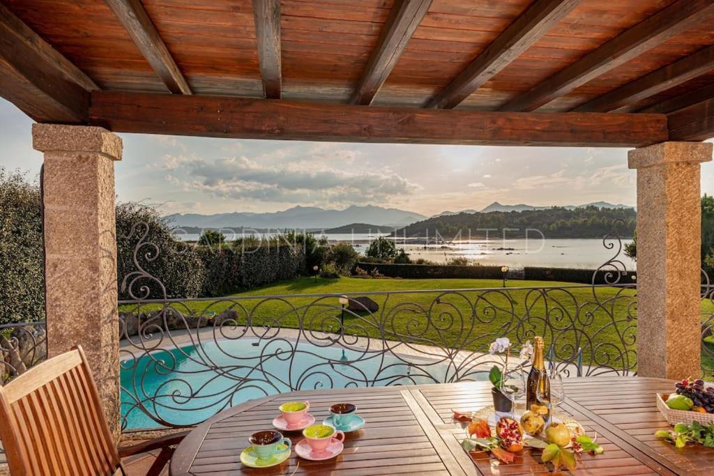 Villa Domus Ardea カーポ・コーダ・カヴァッロ エクステリア 写真